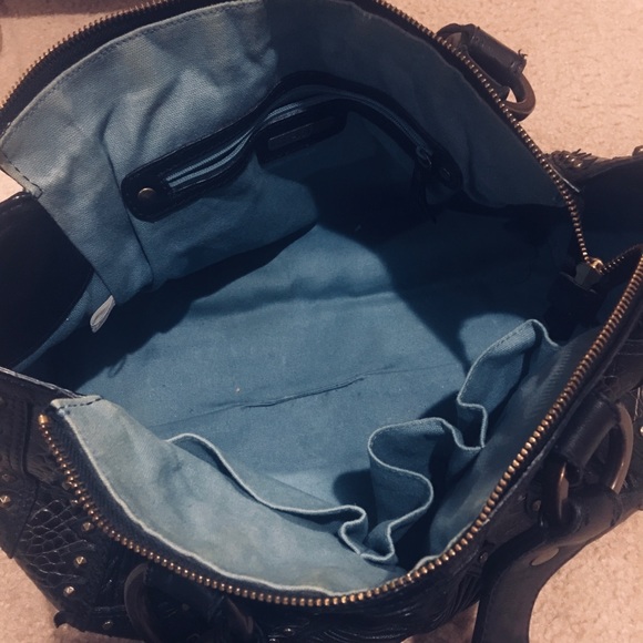 Isabella Fiore Black Leather Stud Shoulder Bag - Picture 4 of 8